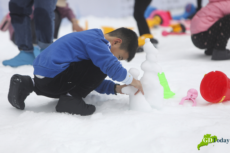 深圳玩雪2.jpg